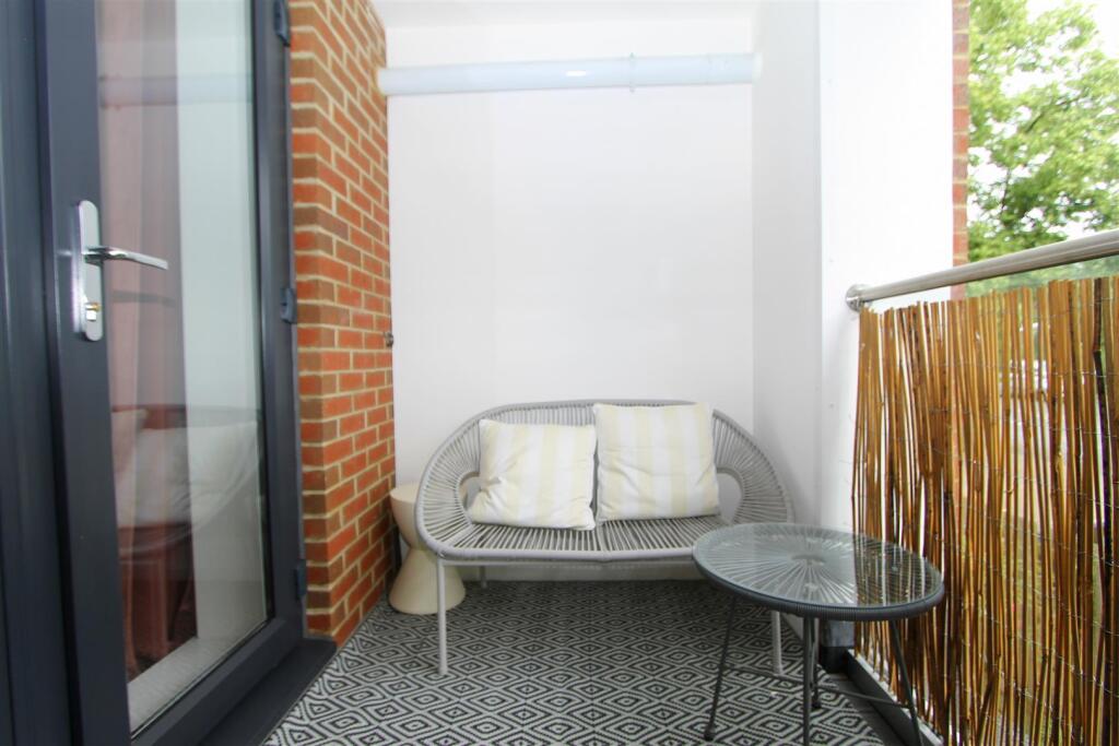 balcony 3.JPG
