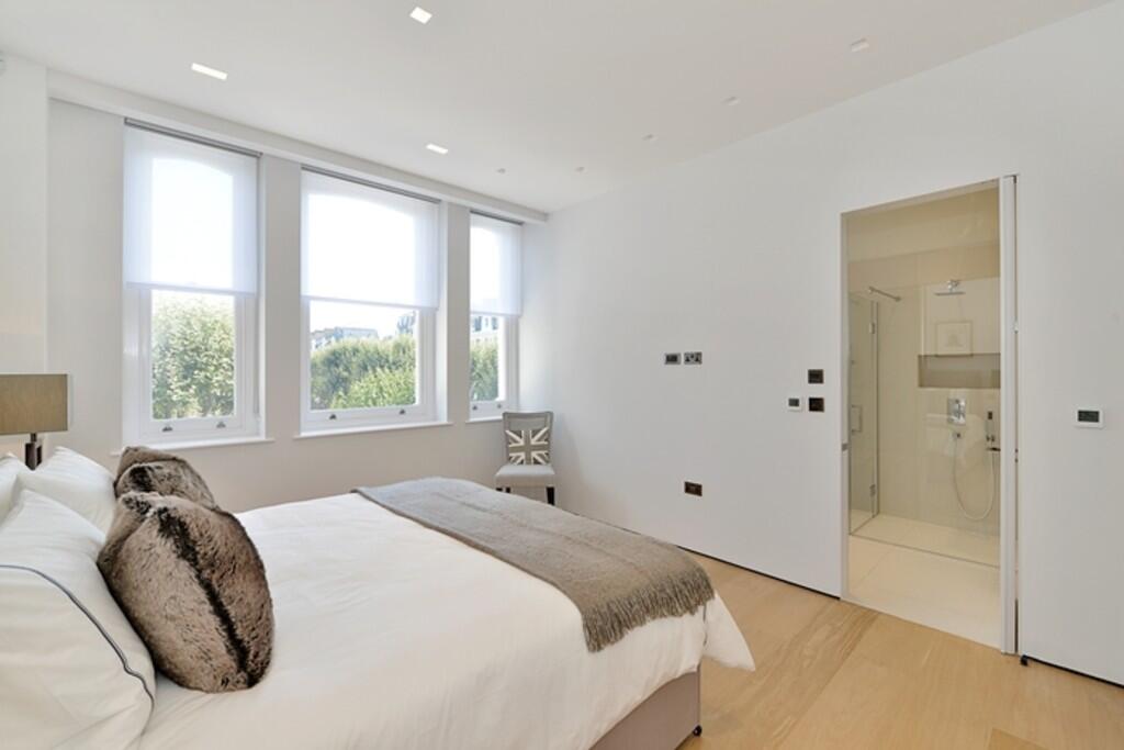 3, 76 Redcliffe S...