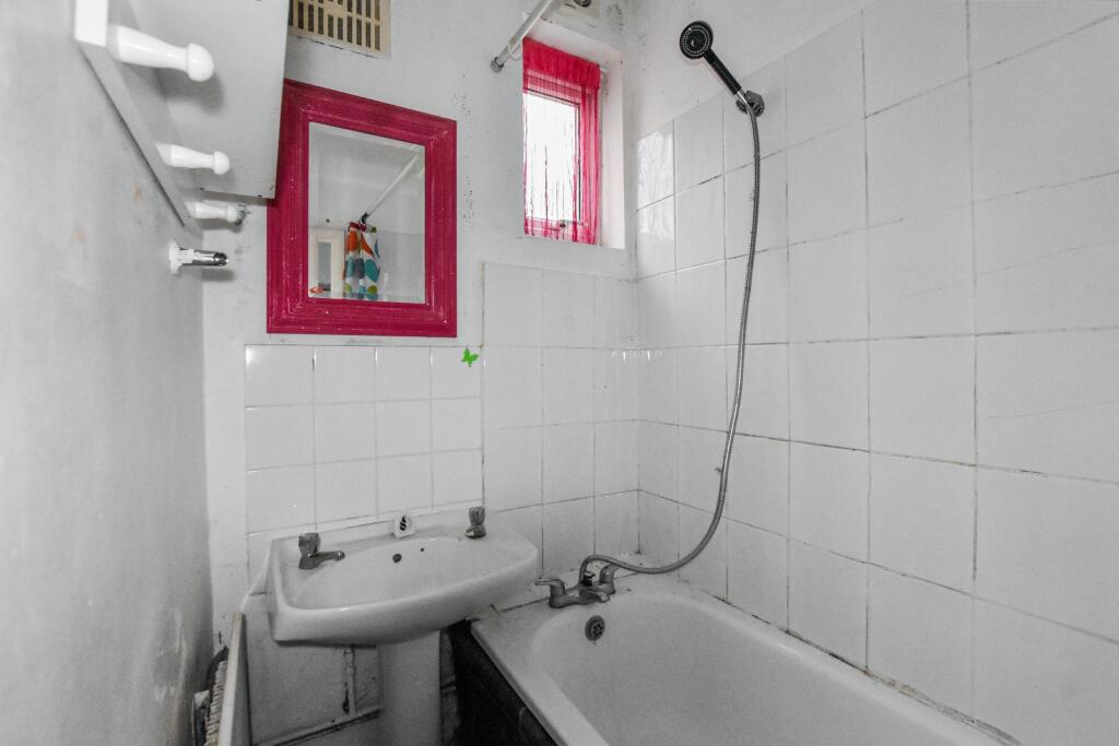 29 Waverley Road, Plumstead, SE18 7TL