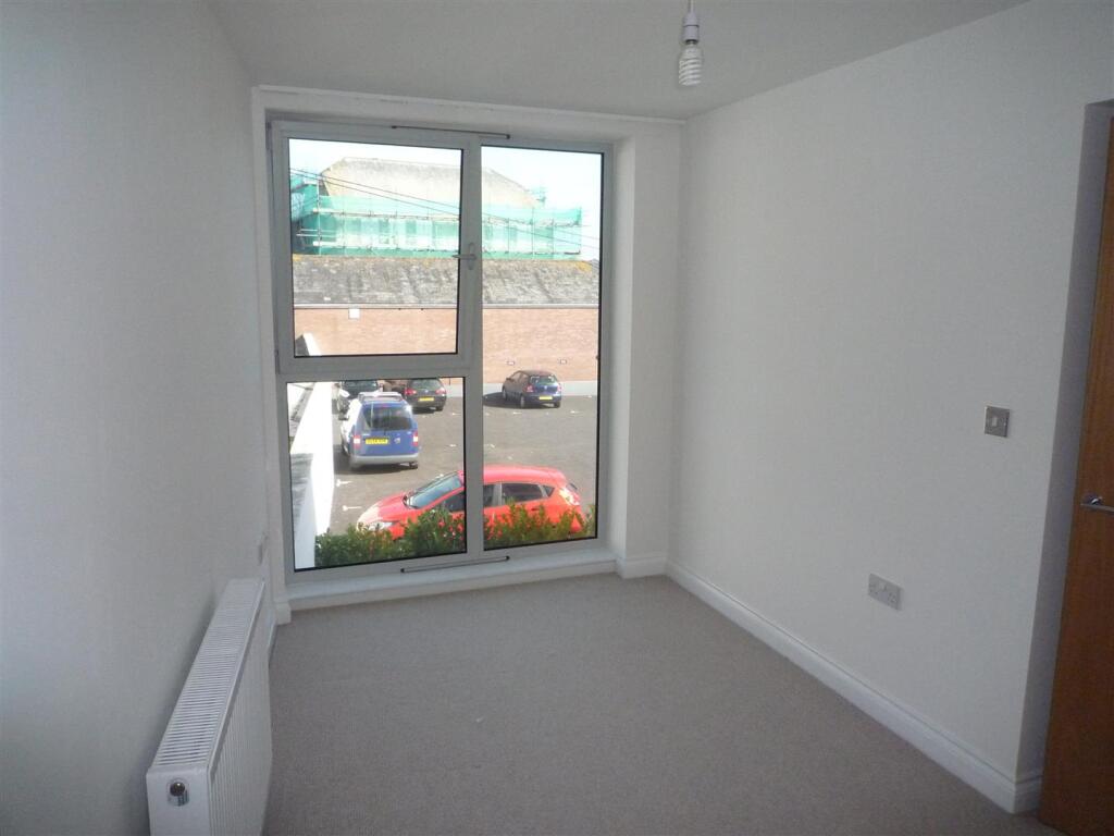 Living area.jpg
