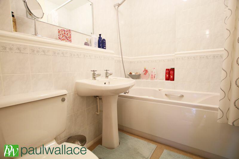 En-Suite Bathroom