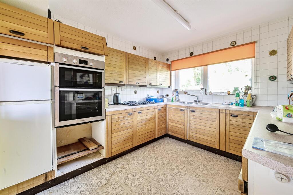 2 Pigeon Hill, Tiffield