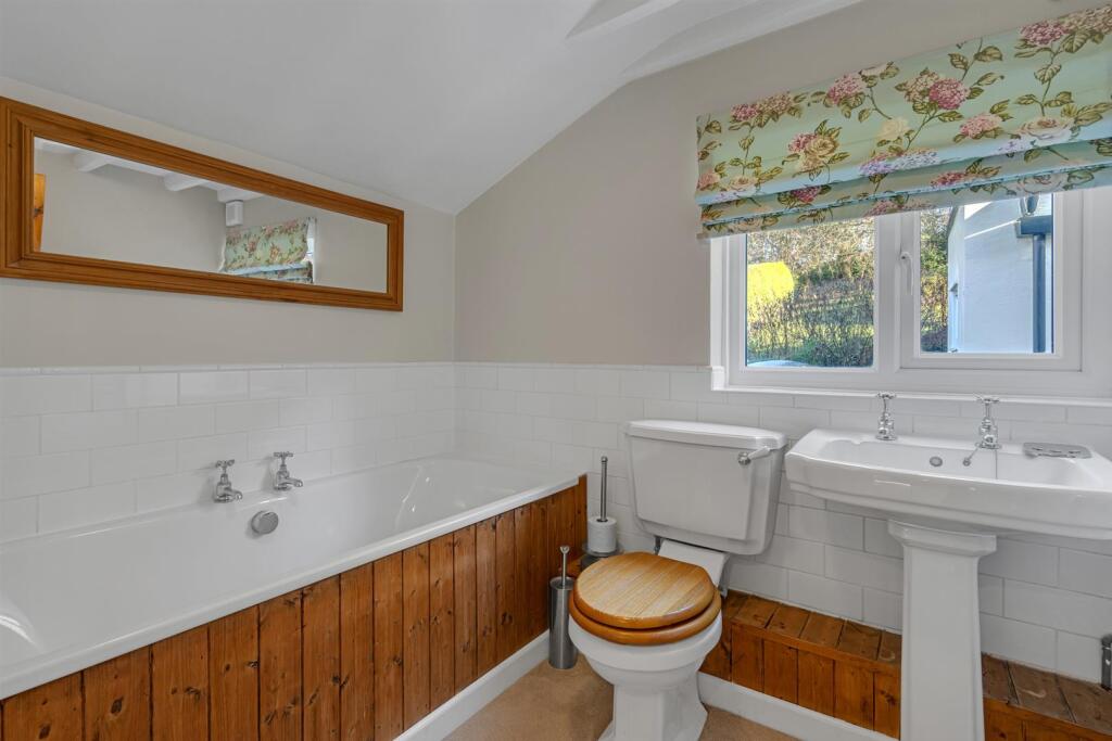 Family Bath.jpg