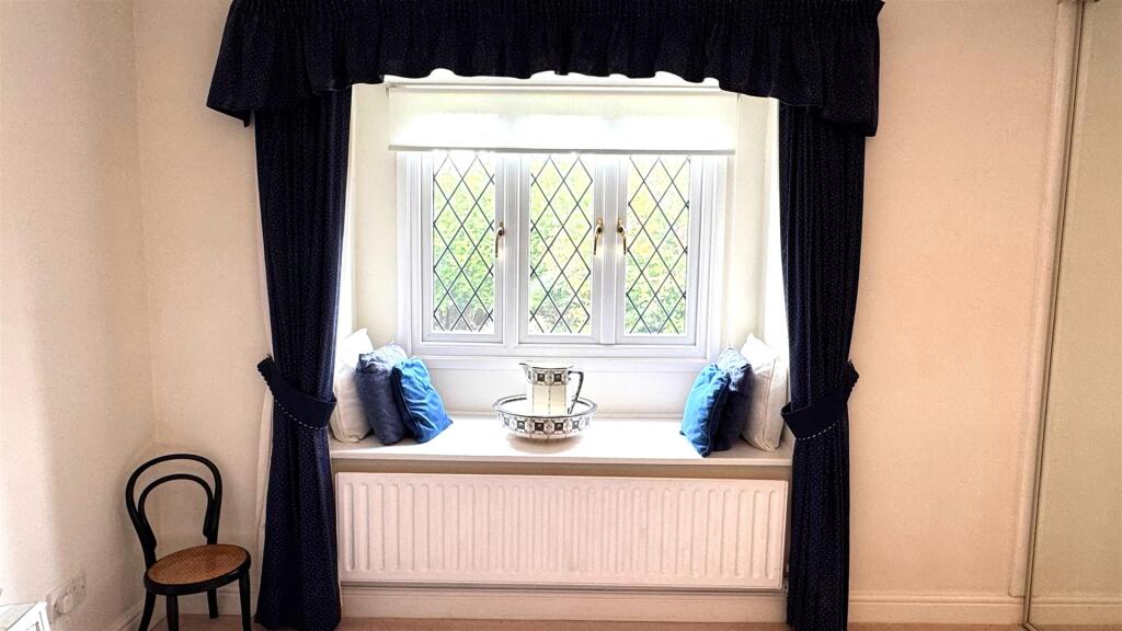 Bedroom 1 (2).jpg