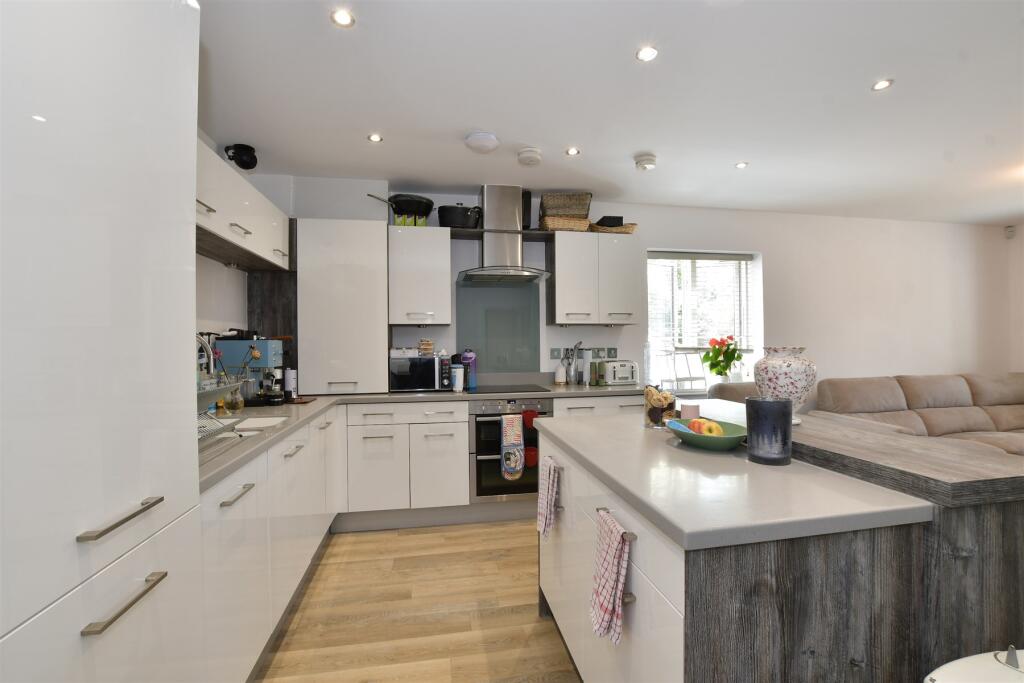 Lounge/Kitchen/ Dining Room