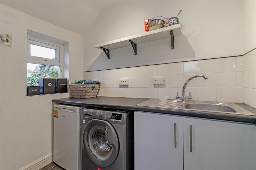Utility Room-1.jpg