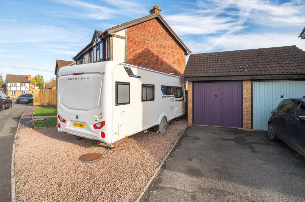 1371573-1-68f8a344609d1