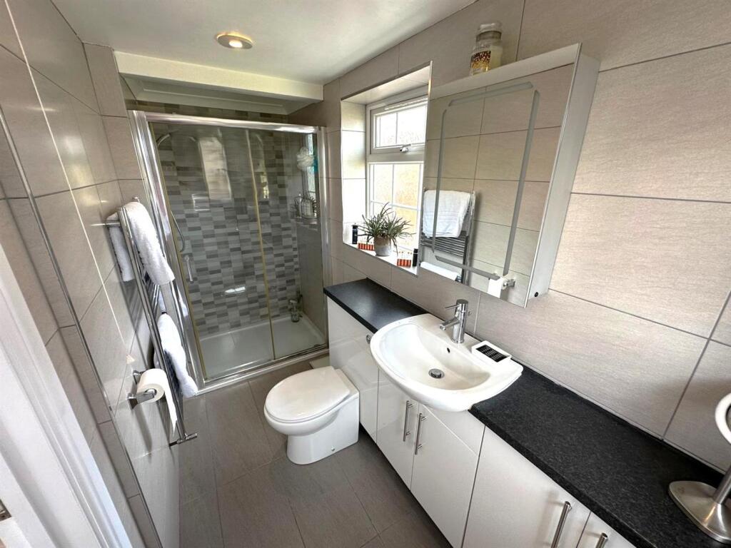 En Suite to Master.jpg