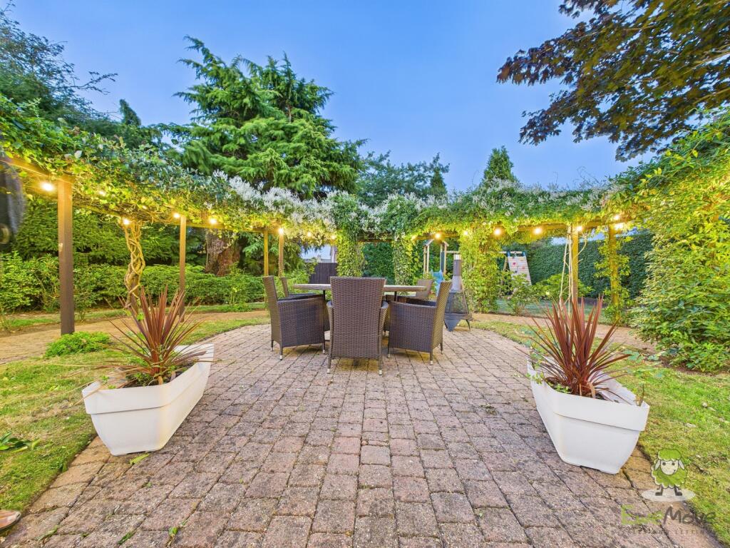 CAM01543G0-PR0143-STILL009