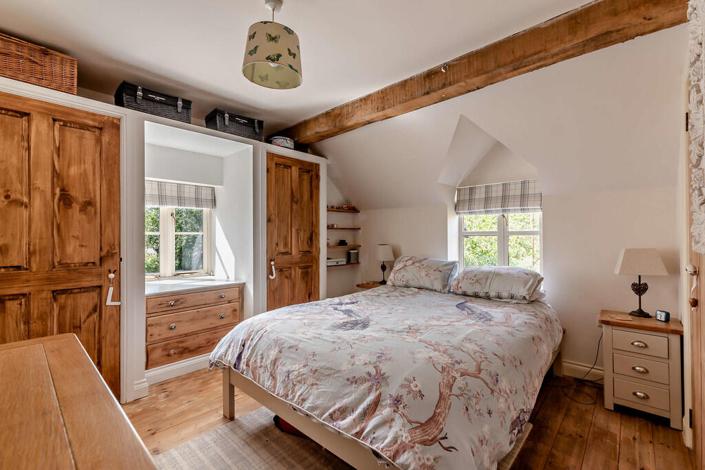 8658537-interior1...