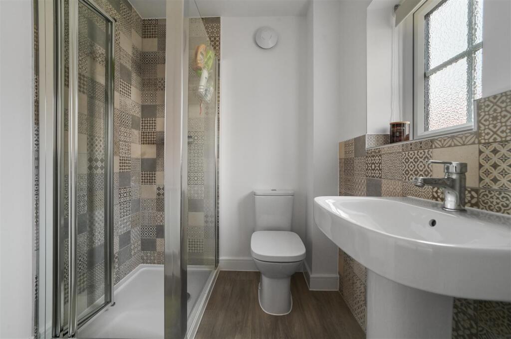 EN-SUITE TO BEDROOM ONE