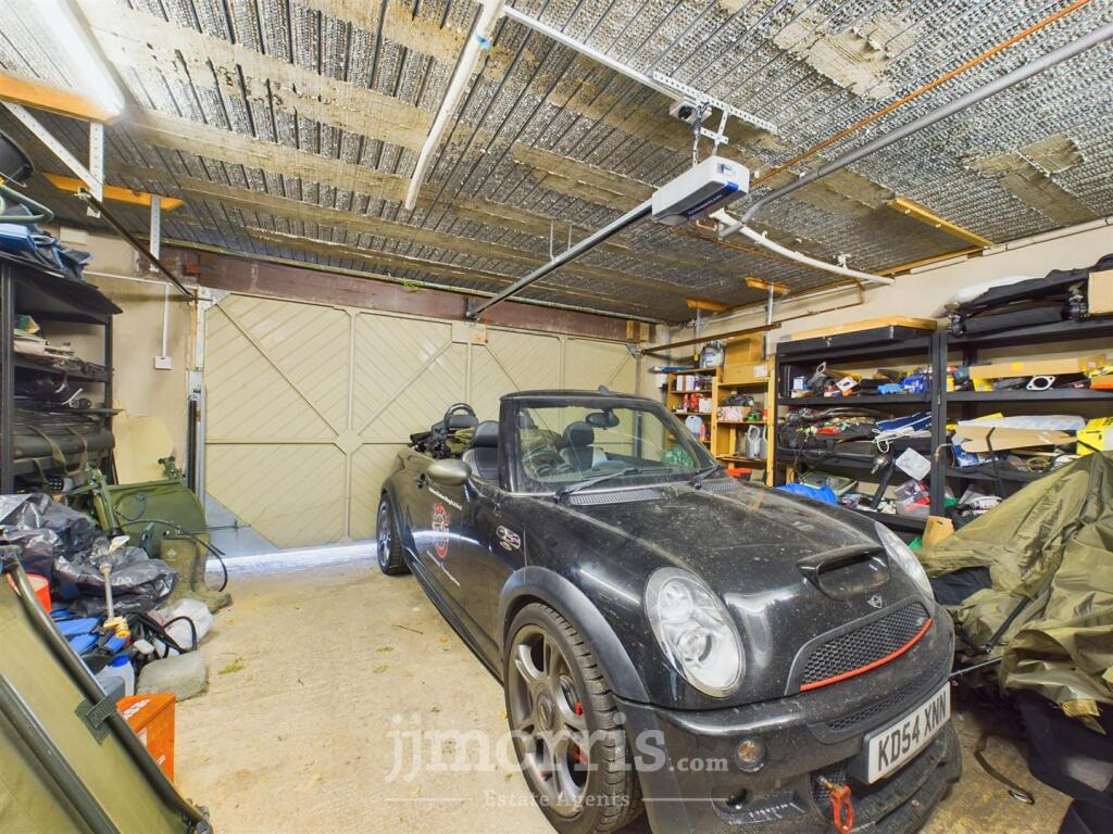 Garage/Annexe