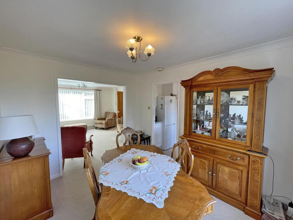 Dunraven Drive 66- Dining Room 2.jpg