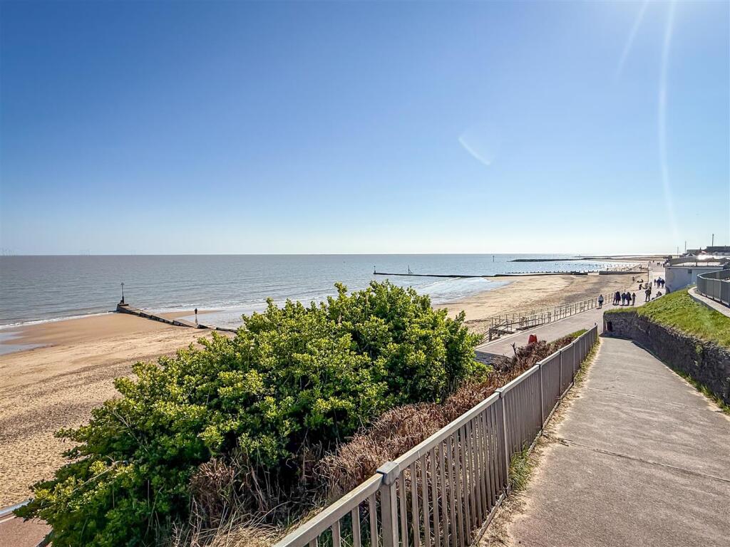 CLACTON SEA FRONT