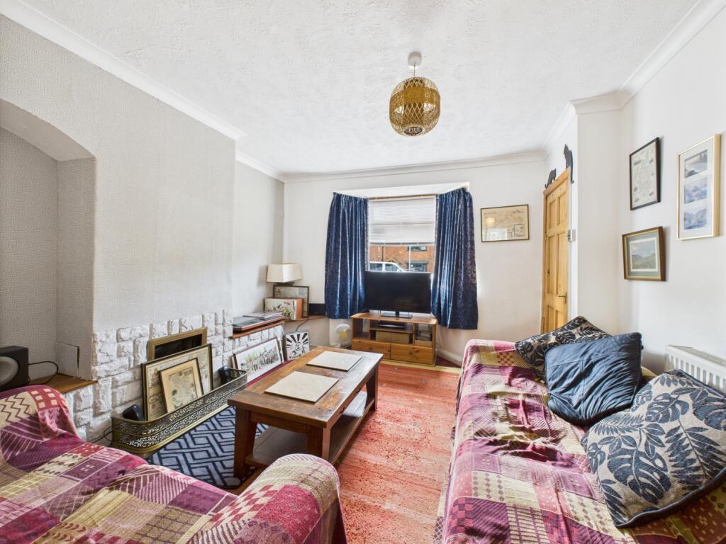 CAM02313G0-PR0093-STILL002