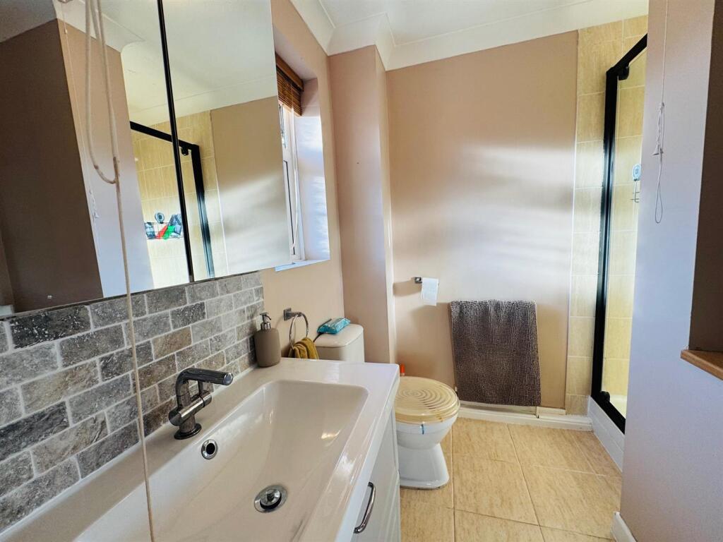 EN-SUITE:
