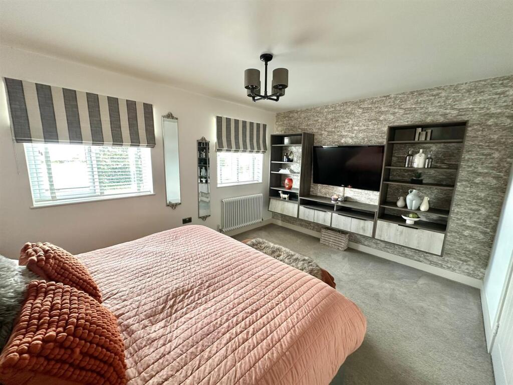 Bedroom 2 (First Floor)