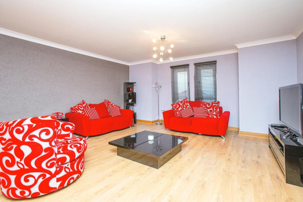 Lounge / Kitchen