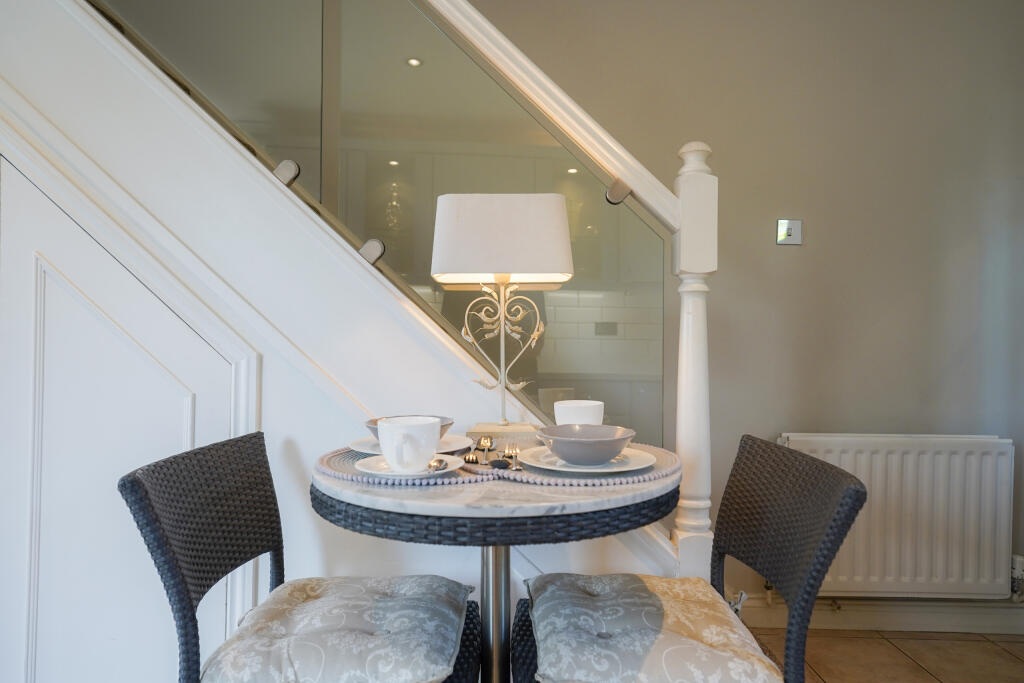 Kitchen/Breakfast Area