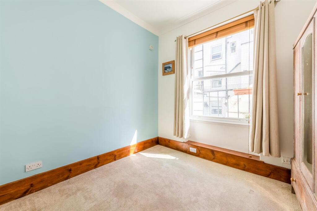 Flat 5, 24-25 Broad Street-7.jpg