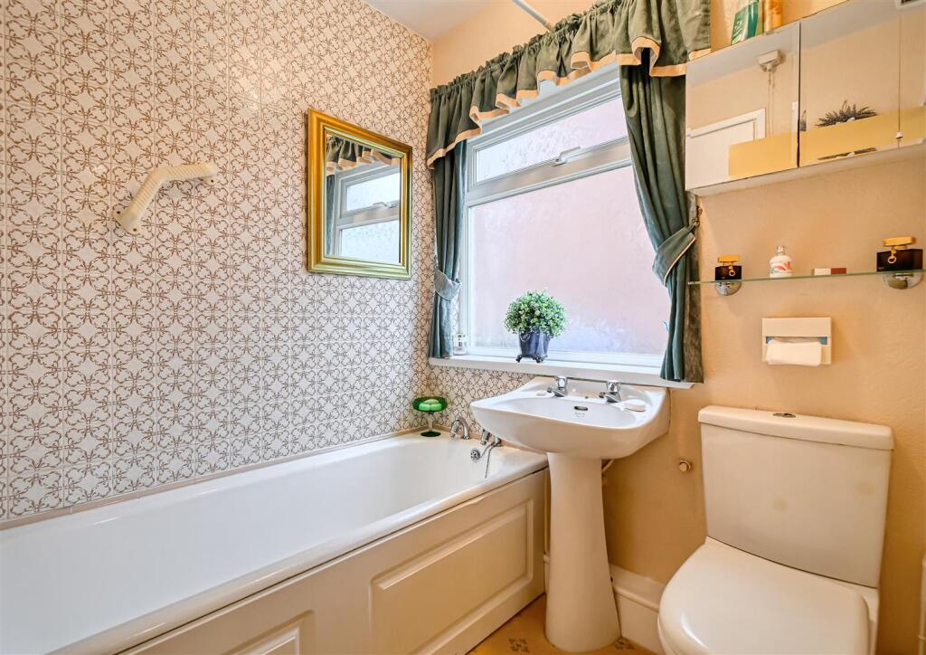 65 Six Ashes Road-09.jpg