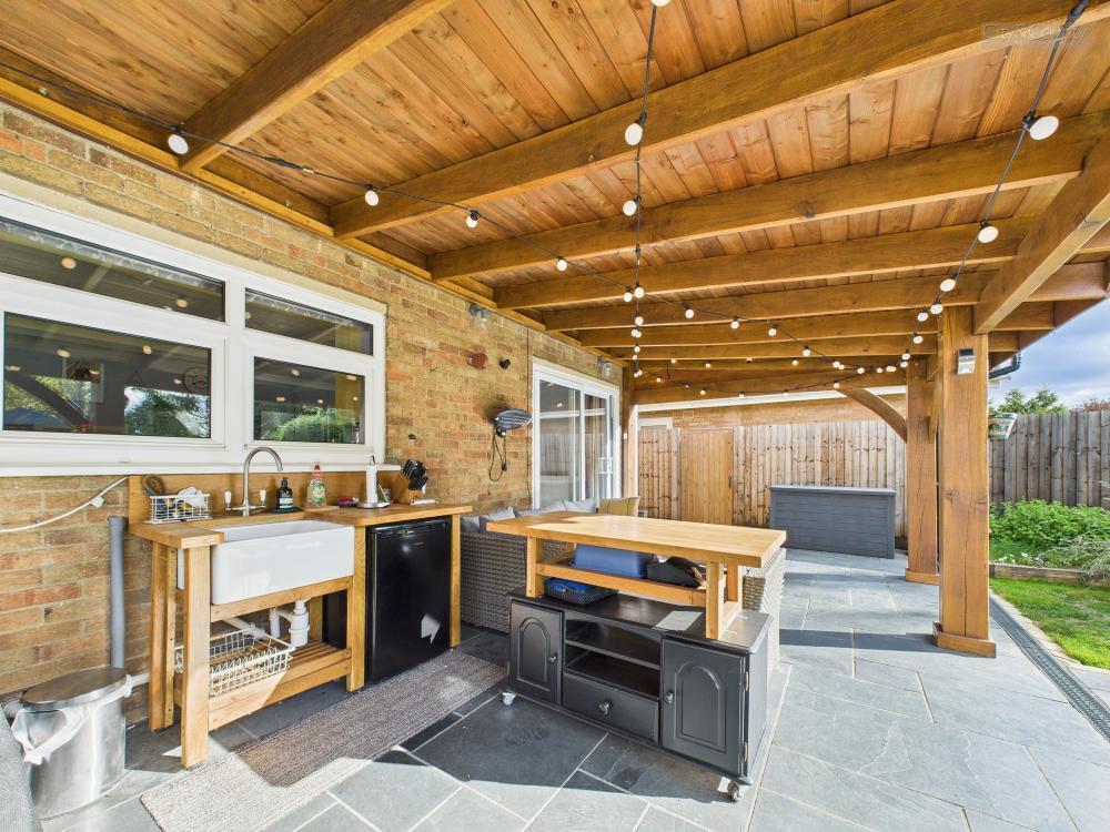 Outdoor Kitchen