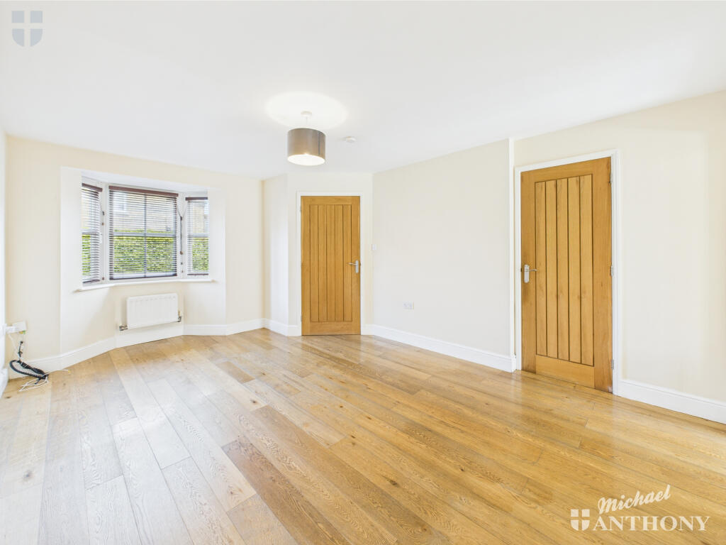 CAM03852G0-PR0262-STILL004