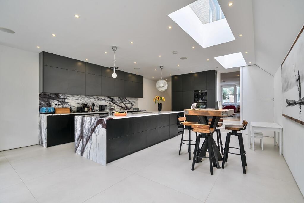 1331804-29-688907...