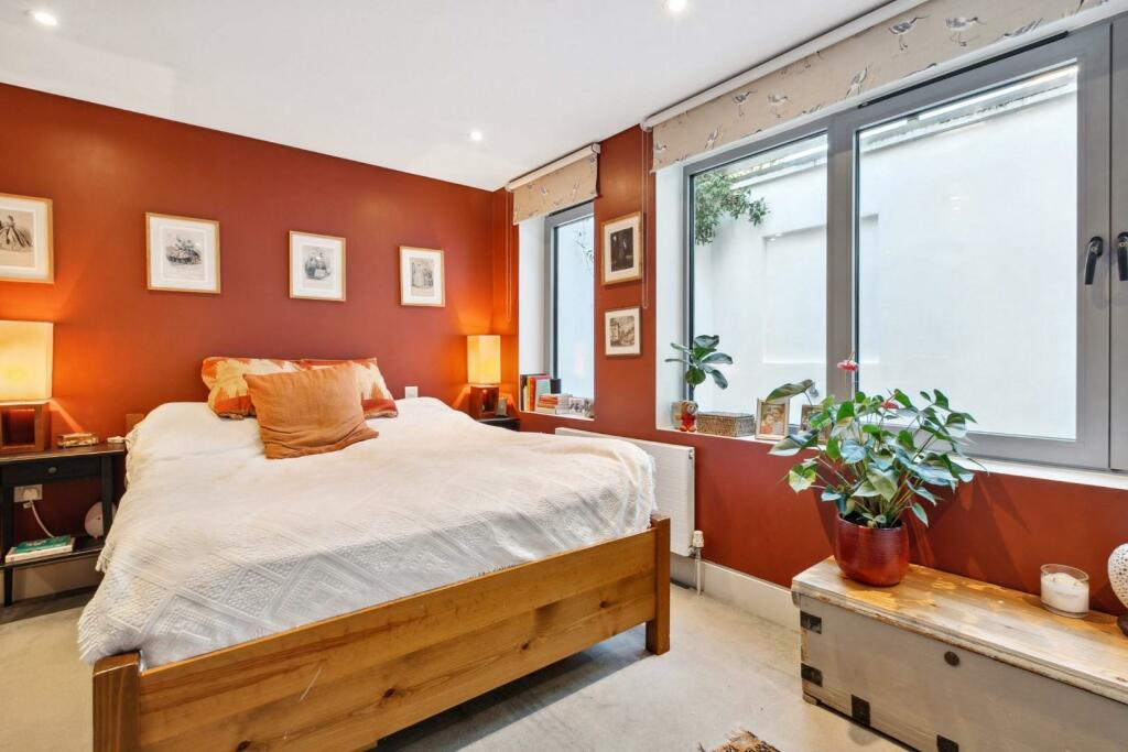 Bedroom (1).jpg