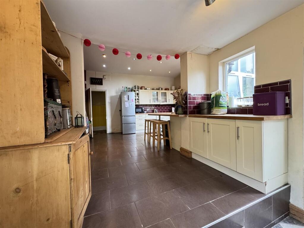 IMG_1013 (Large).JPG