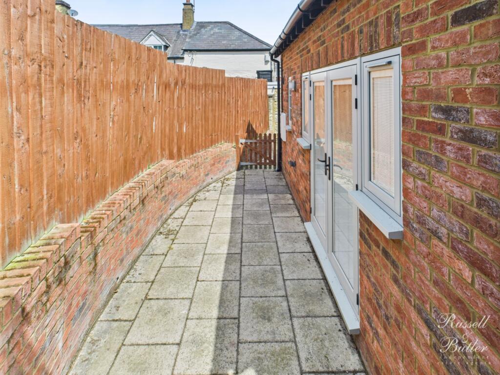 CAM02127G0-PR0303-STILL002