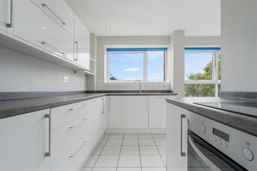 17 Heathdene, Chase Side N14 5HU-8.jpg