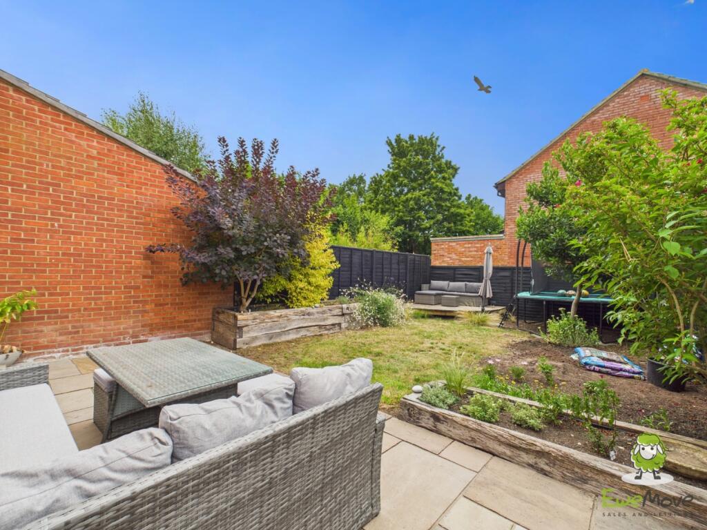 EweMove Estate Agents Basingstoke - 2 Cowslip Bank