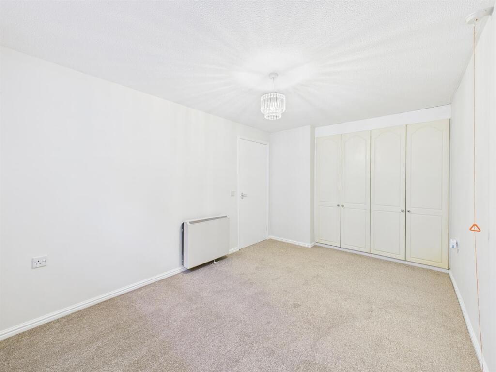 Bedroom: