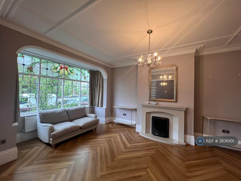 Spacious Lounge
