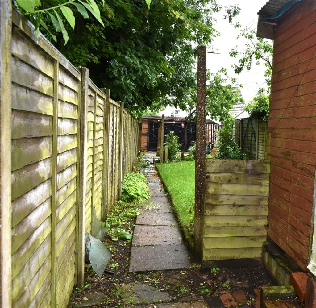 rear garden.JPG