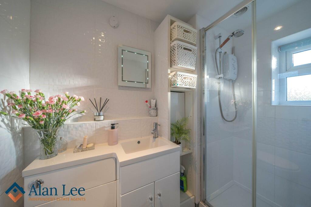 Shower Room (Downstairs)