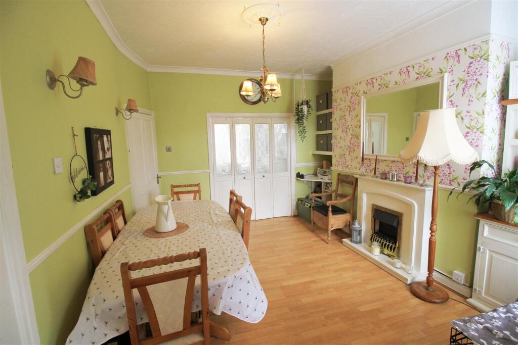 Dining room.jpg