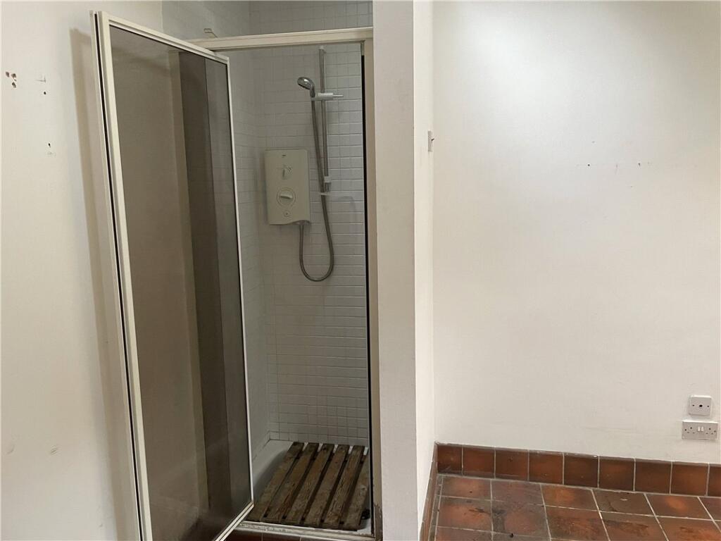Shower -Garden Room