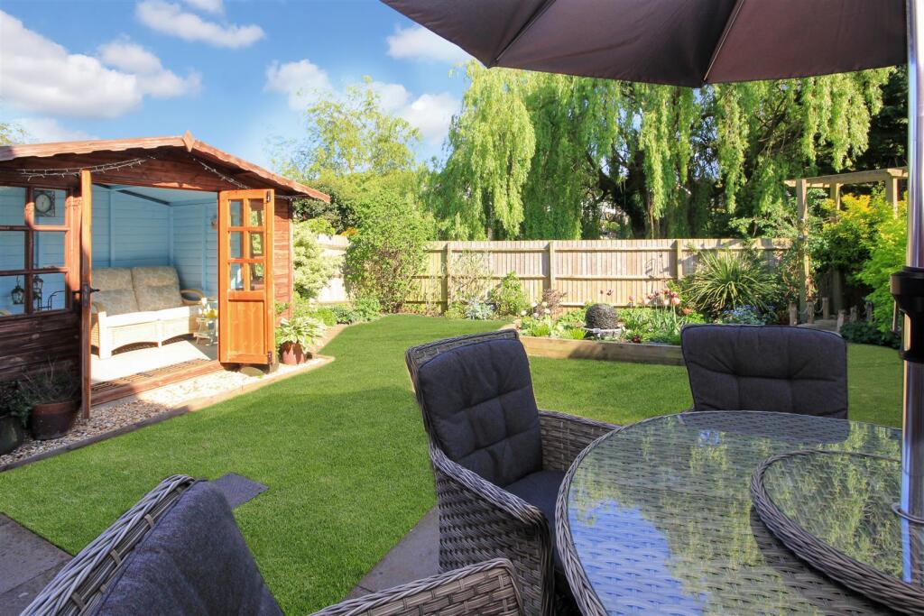 Garden &amp; Summer House.JPG