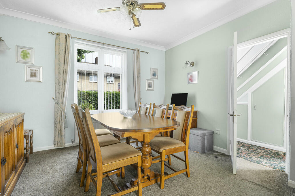 Dining Area (2)