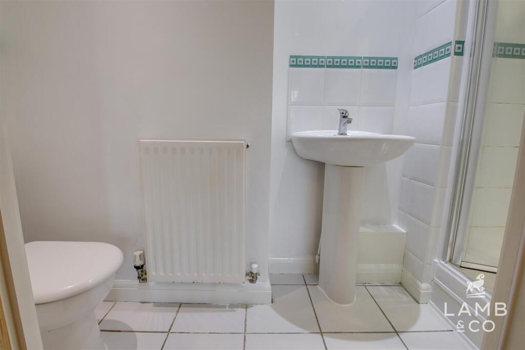 EN SUITE