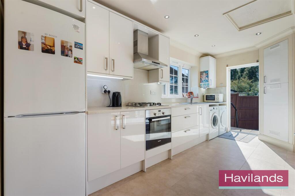 Oakwood Crescent-14.jpg