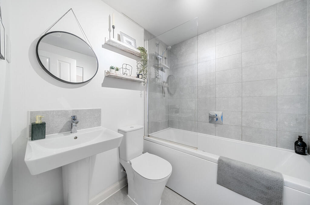 1315837-4-685e602...