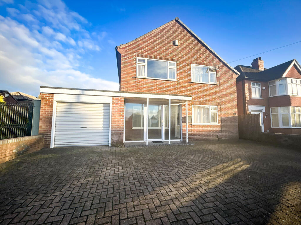 Spacious 3-Bedroom Detached Family Home on Glover