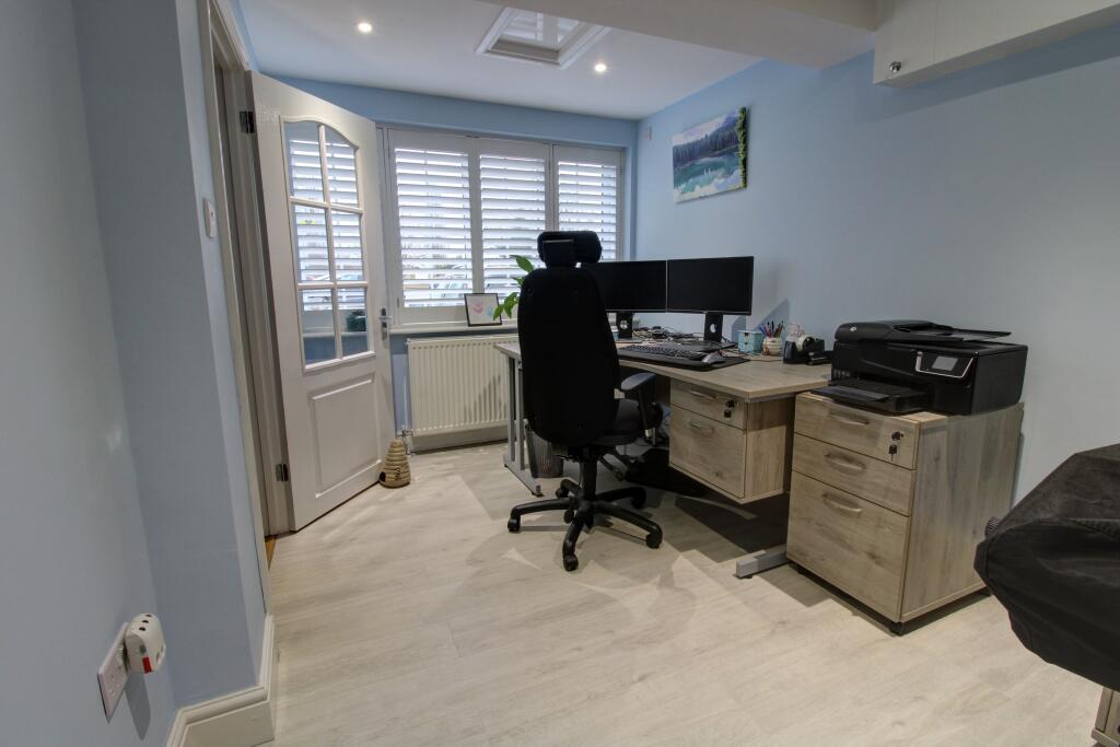 Bedroom 5/Snug/Office