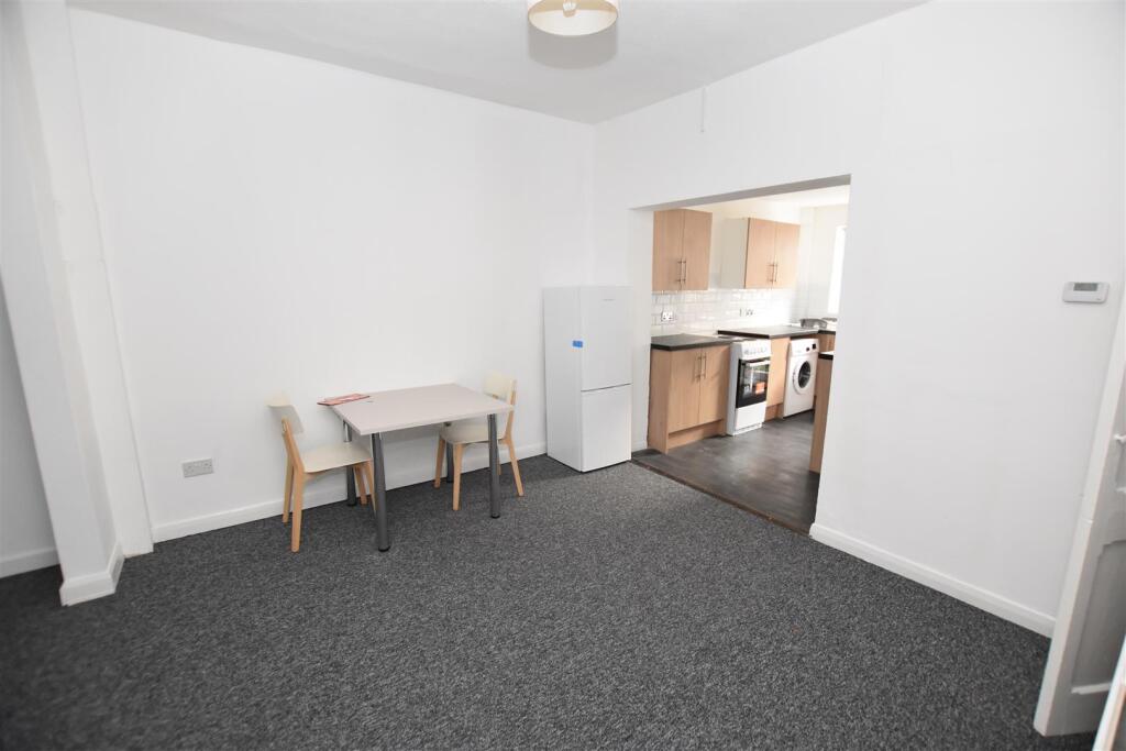 Dining Area.JPG