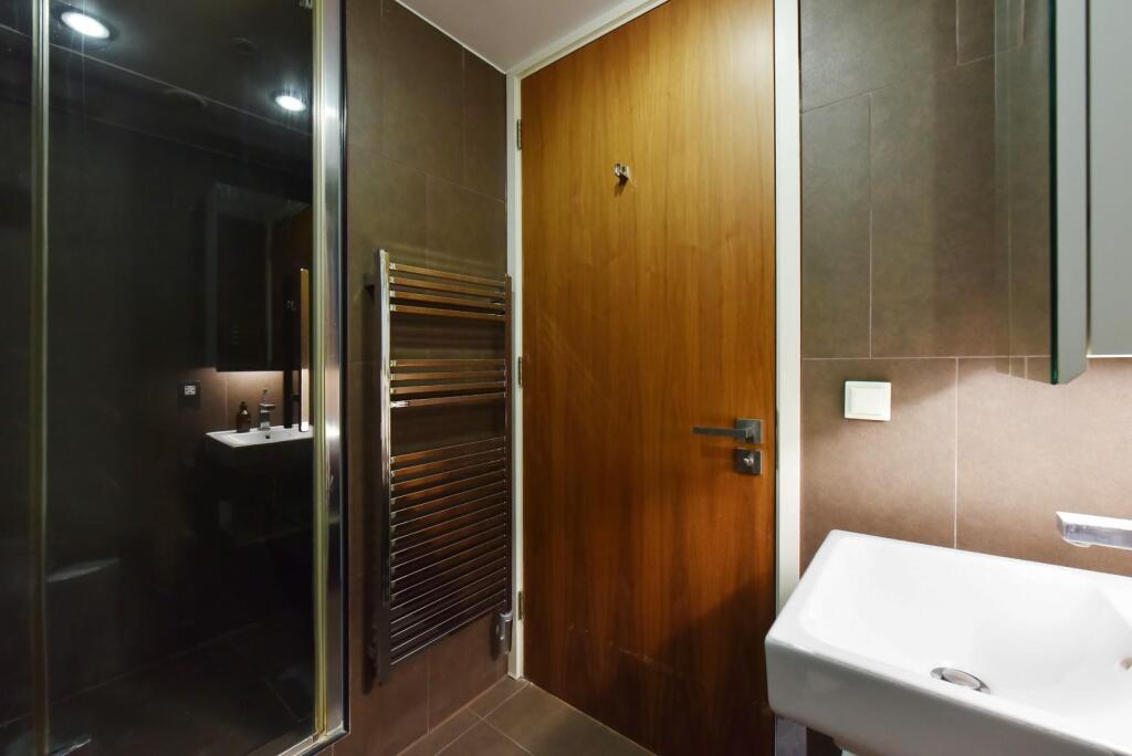 608 Fitzrovia Apartments (1).JPG