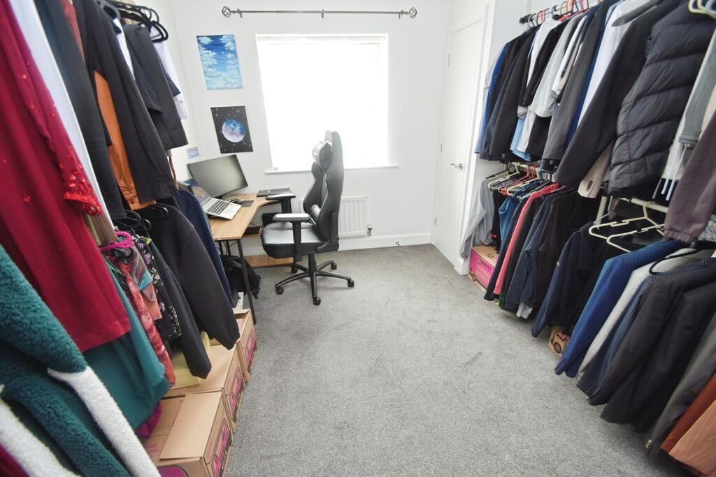 6ff77e08-Bedroom ...