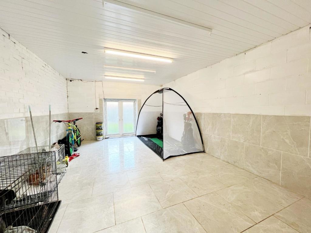 Summer Room pic 2.jpg